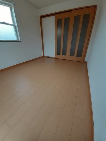 居室・リビング　明るい洋室です☆