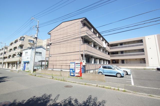 建物外観　最寄り駅から徒歩９分です。