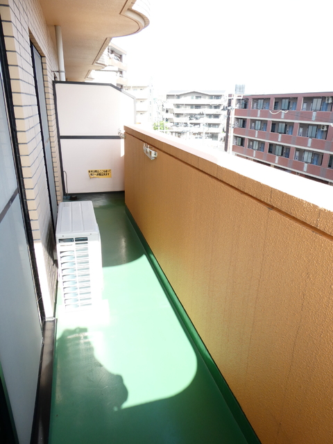 バルコニー　南向きのバルコニー※同タイプ参考写真