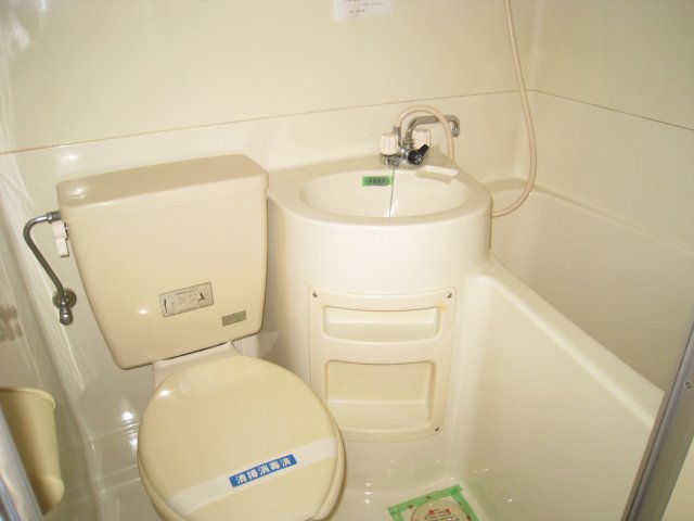 バス・シャワールーム　同物件別号室のものです。