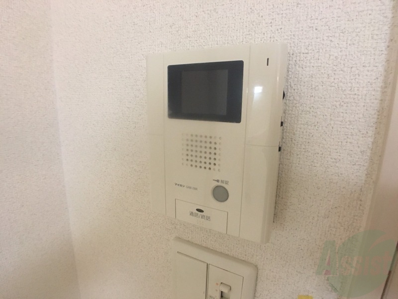 セキュリティ　ＴＶモニター付インターホンです。来客者の顔が見えるので安心！