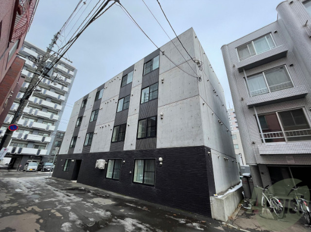 建物外観　札幌市中央区南６条西「ＰｏｓｉｔａｎｏＷ１８」