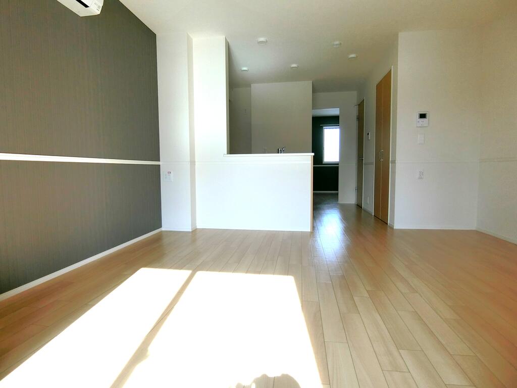 居室・リビング　同型物件の写真です。