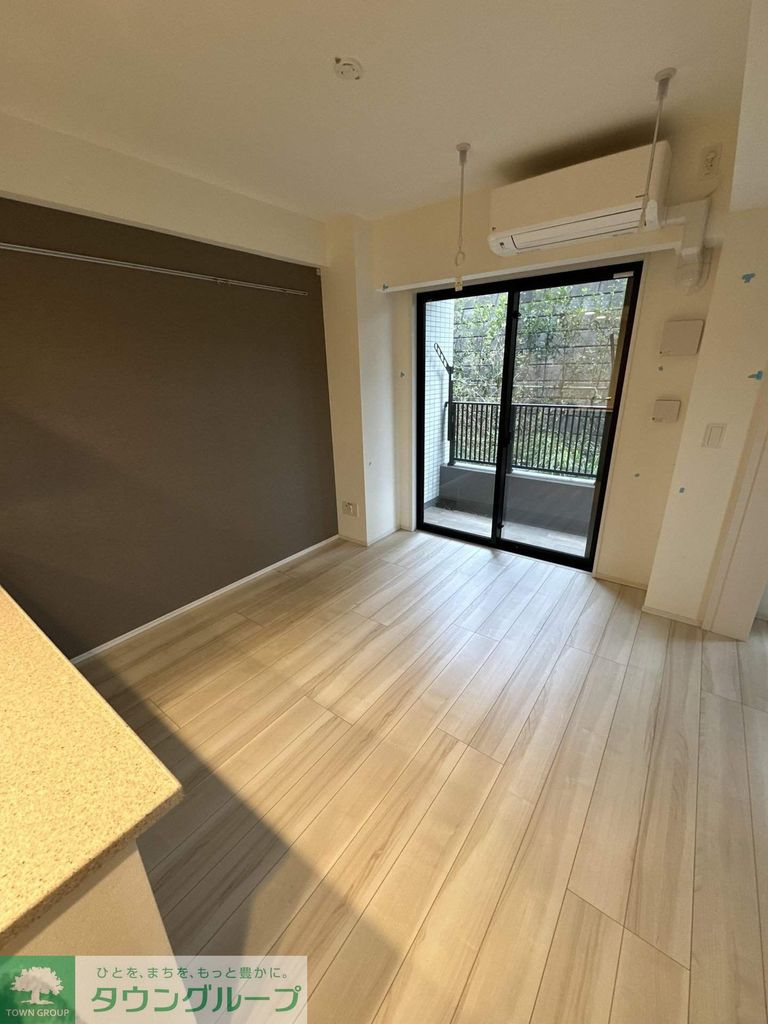 居室・リビング　同物件別部屋写真