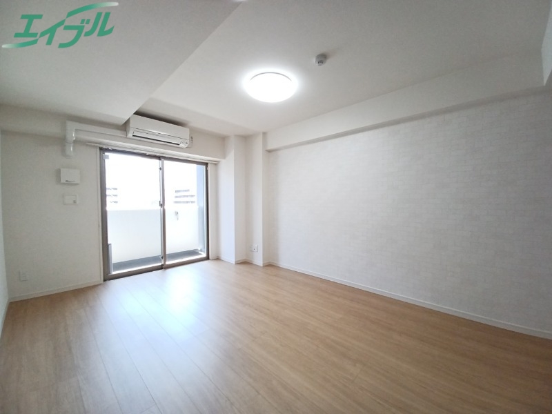 居室・リビング　同物件別室画像