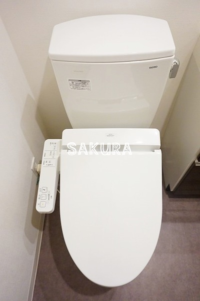 トイレ　嬉しい温水洗浄便座付き♪