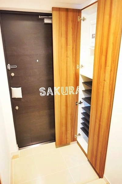 玄関　シューズボックス付きの玄関です♪