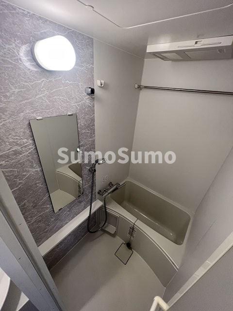 バス・シャワールーム　落ち着いた空間のお風呂です