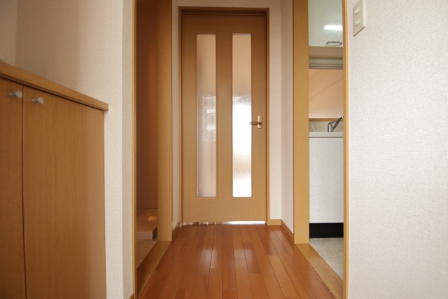 玄関　※別室の参考写真の為、現況優先です。