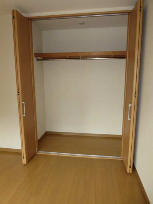 収納　【サン・ジュリアン 】