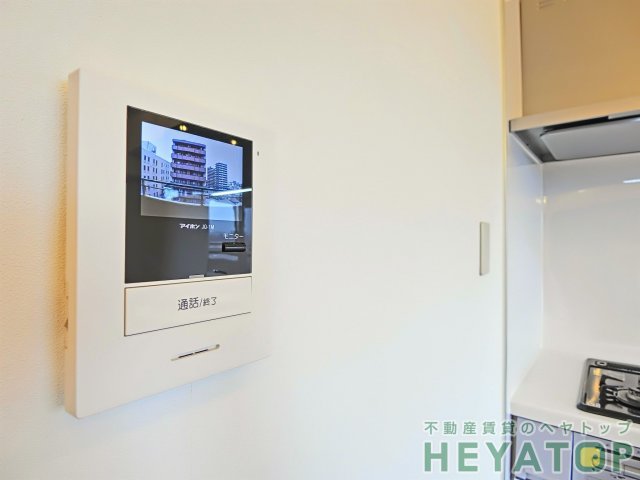 セキュリティ　不意の訪問もモニター付きドアホンで安心確認