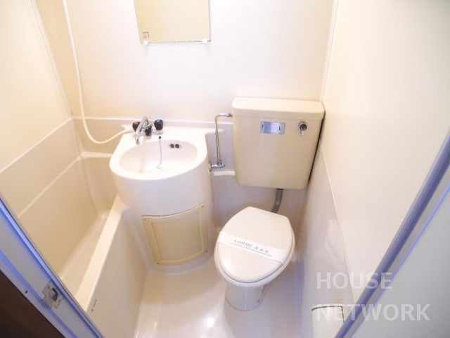 バス・シャワールーム　共益費、水道代コミコミが魅力的な物件ですね。