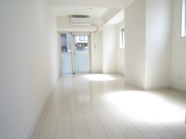 居室・リビング　フローリング★