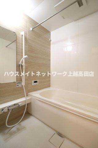 バス・シャワールーム　浴室（参考106室内写真・現況優先）