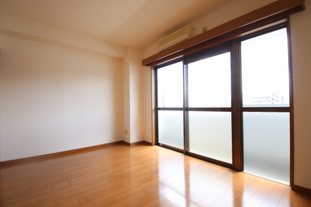 居室・リビング　※別号室の参考写真です