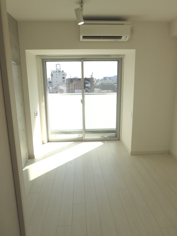 居室・リビング　※他の部屋の写真です。