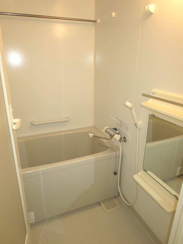 バス・シャワールーム　※他の部屋の写真です。