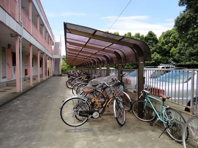 エントランス　★屋根付き駐輪場です★