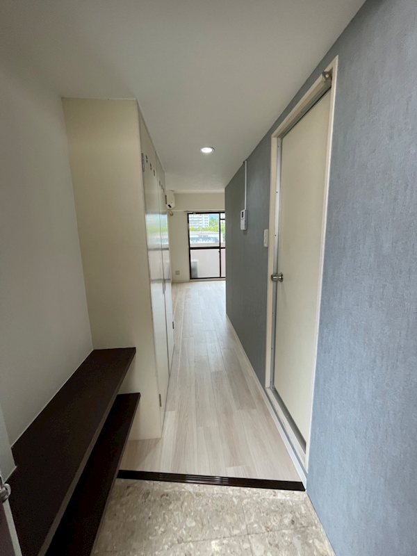 玄関　※別号室の写真です★（実際のお部屋とは異なります）