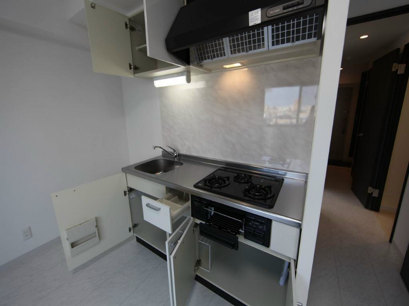 キッチン　システムキッチン（ガス3口コンログリル付）