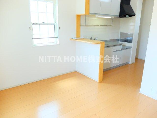 居室・リビング　リビングは１０．２帖です＊