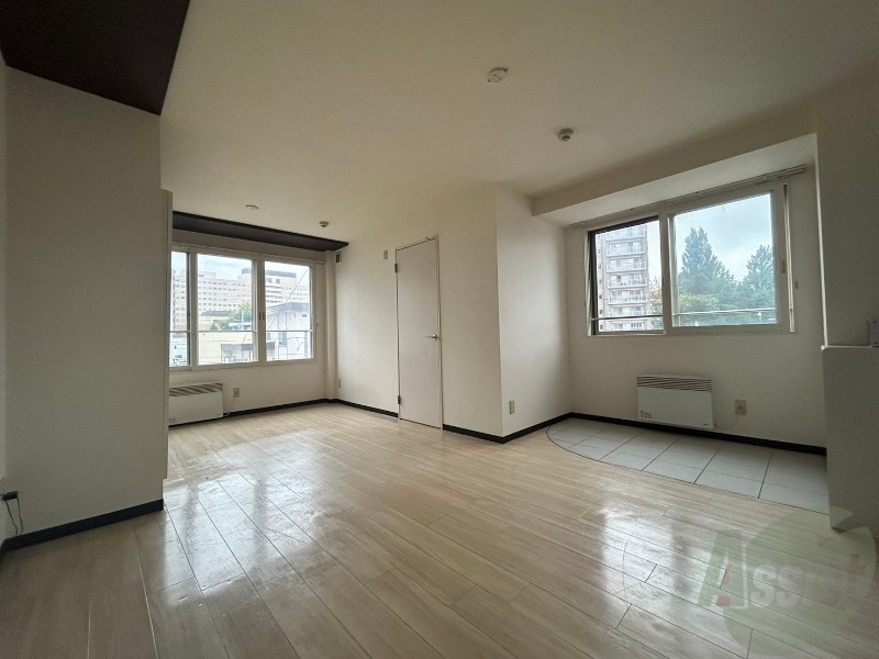 居室・リビング　広くてキレイなＬＤＫが広がっていて、充実した生活が送れそう。