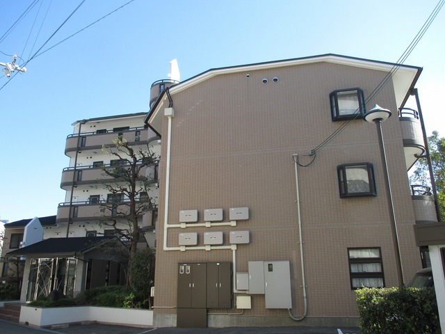 建物外観　建物の個性を主張するシックな外観です