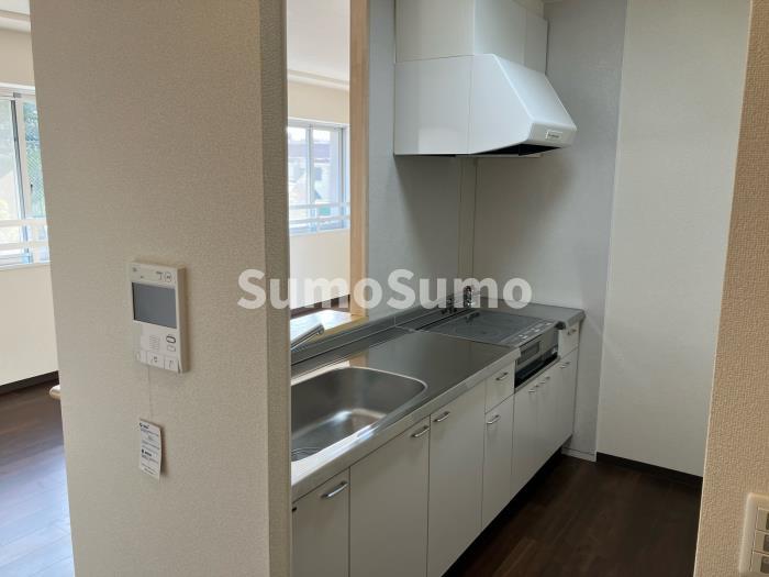 キッチン　コンパクトなキッチンで掃除もラクラク