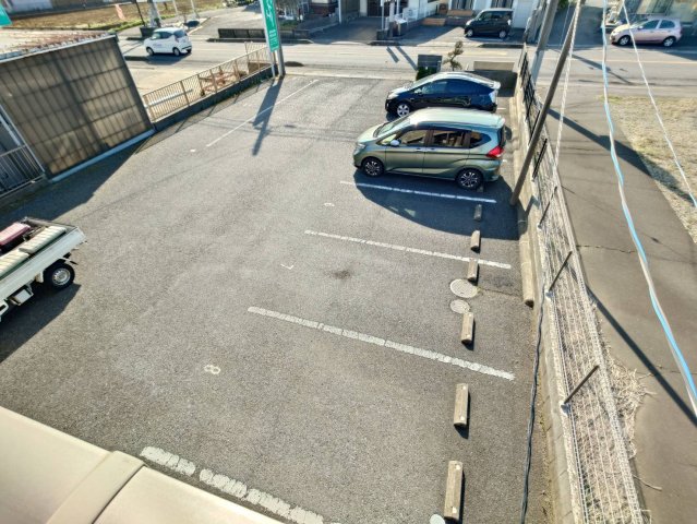 駐車場　1台無料