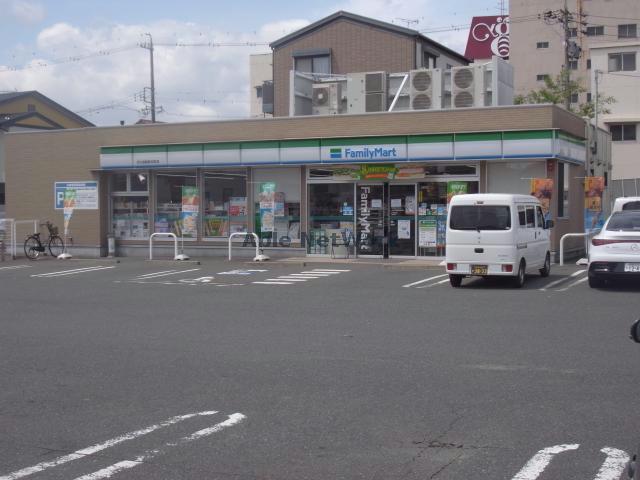 コンビニ　ファミリーマートぎふ加納新本町店（コンビニ）まで718m