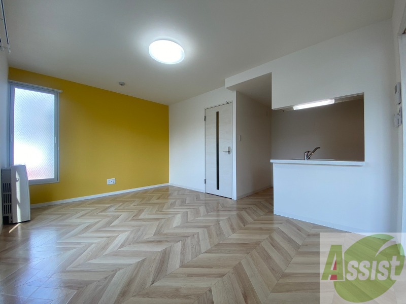 居室・リビング　広くてきれいなリビングです！快適に過ごせそうですね。