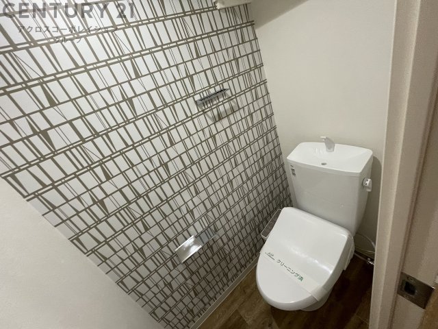 トイレ　温水洗浄便座付きのトイレです♪