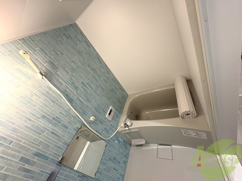 バス・シャワールーム　浴槽が広いので日々の疲れも癒されますね。