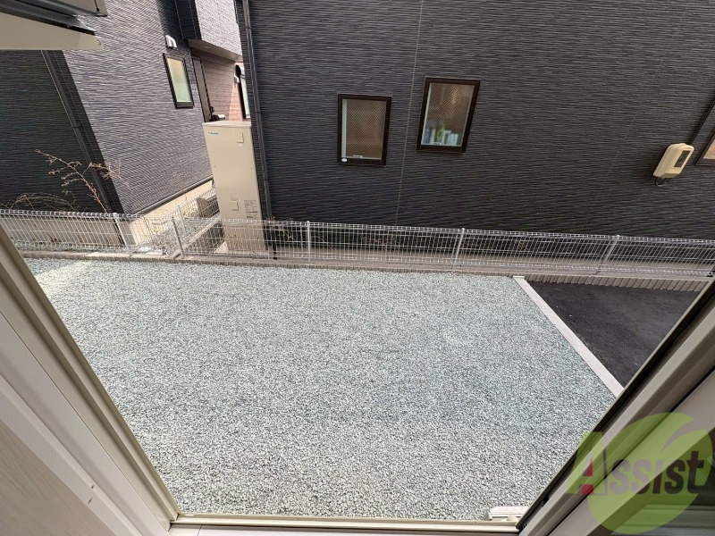 バルコニー　バルコニーになります。窓を開けると開放感がありますね。