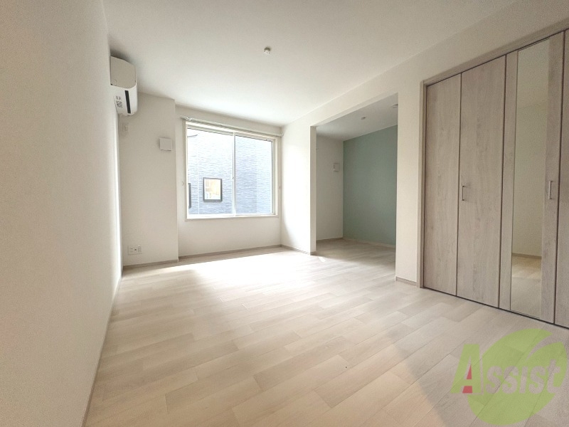 居室・リビング　８．７帖のリビングです。お部屋を広く使えます。