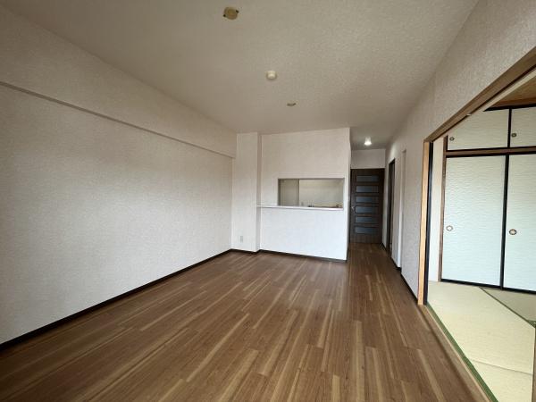 居室・リビング　明るいリビング