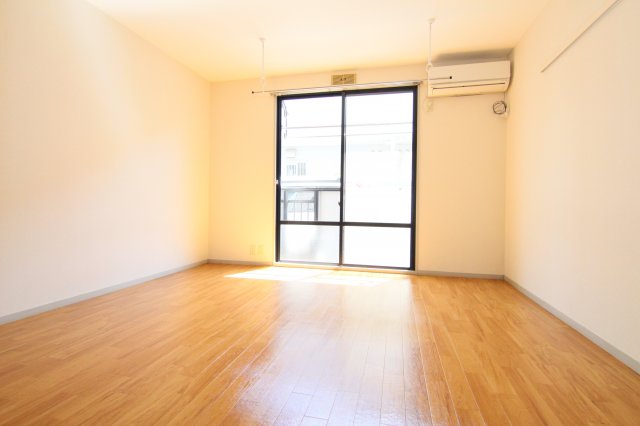 居室・リビング　別部屋の参考写真です。