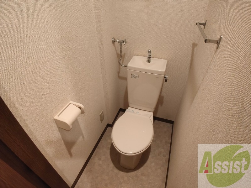 トイレ　こちらはトイレです。清潔感があり、安心して使用できます。