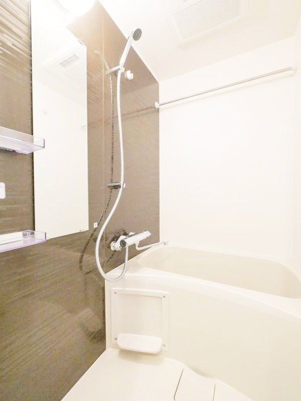 バス・シャワールーム　バスルーム