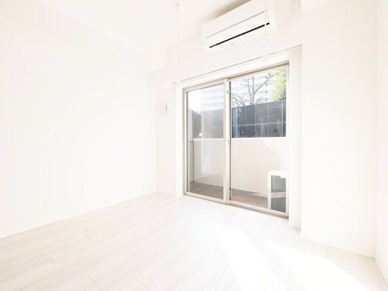 居室・リビング　室内