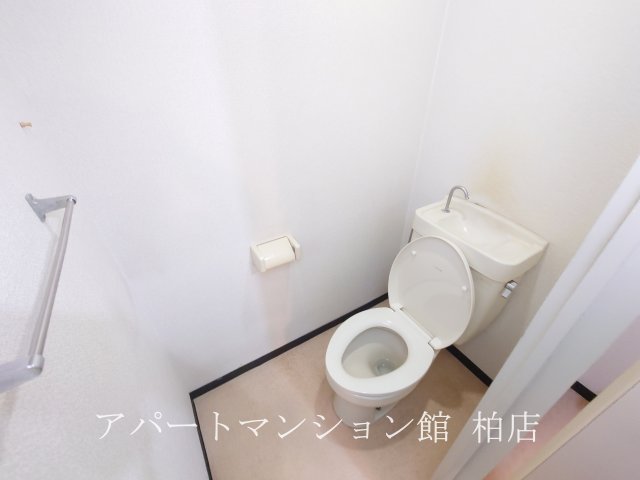 トイレ　※別号室参考写真です ※現況優先