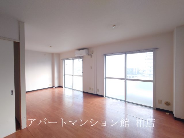 居室・リビング　※別号室参考写真です ※現況優先