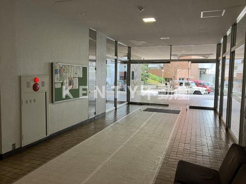 ロビー　落ち着いたロビーです