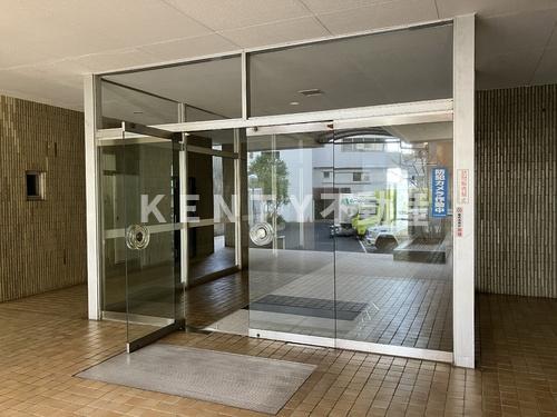 エントランス　ゆとりのあるエントランスです