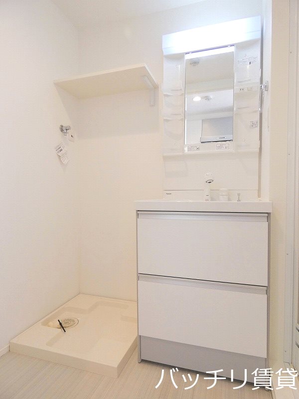 洗面設備　同型タイプの為、現状を優先致します。