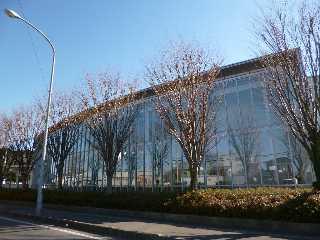 図書館　富里市立図書館（図書館）まで548m