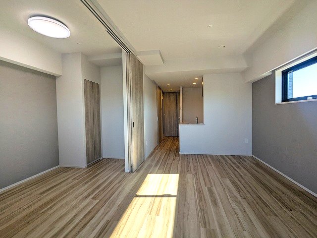 その他部屋・スペース　インターネット無料、角部屋2面採光、リビングと各洋室にエアコ