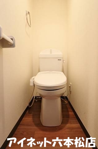 トイレ　清潔感のある空間です。