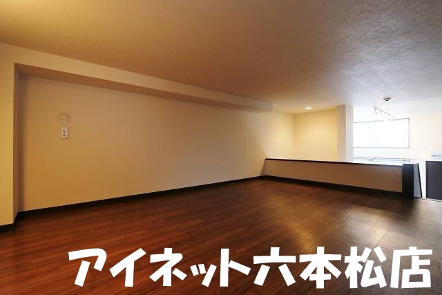 その他部屋・スペース　こちら寝室にいかがでしょうか。