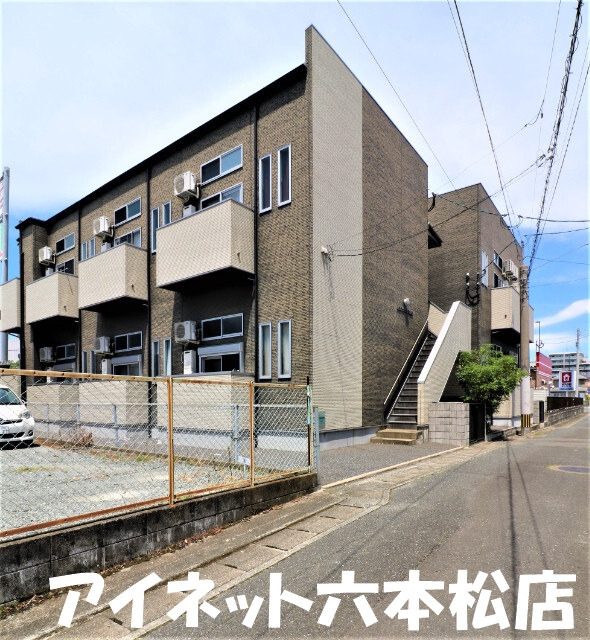 建物外観　人気の角部屋1SK物件です！